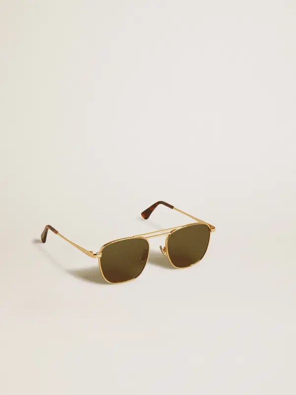 Aviator style sunglasses with gold frame and green lenses online