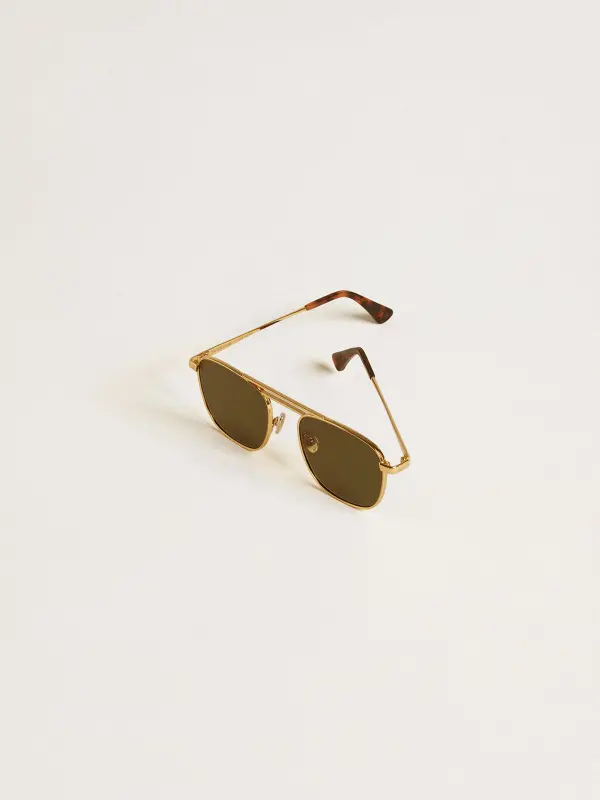Aviator style sunglasses with gold frame and green lenses online