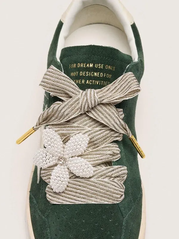 Skin "Vintage" white and beige striped laces with flower-shaped charm online