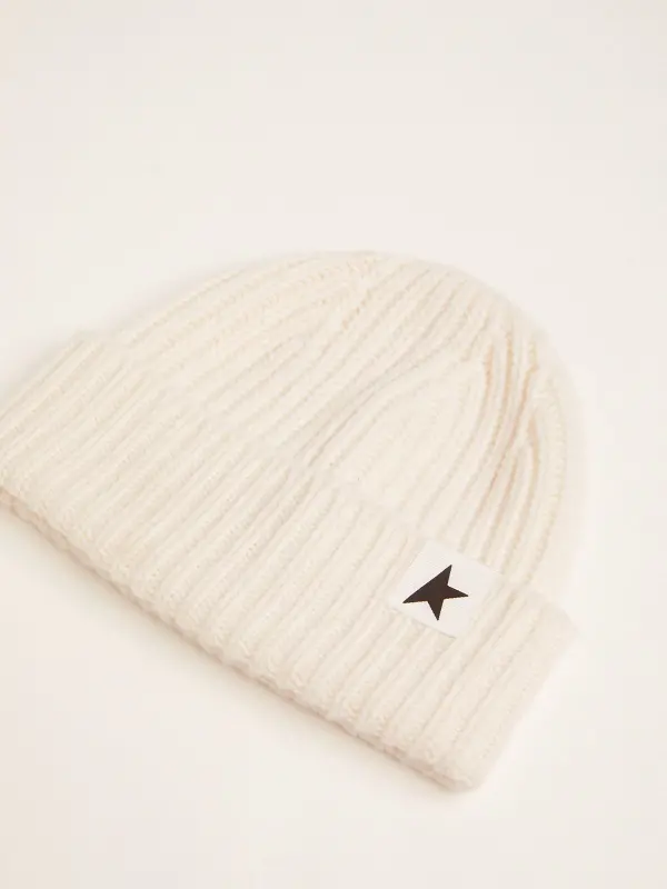 White wool beanie with black star online