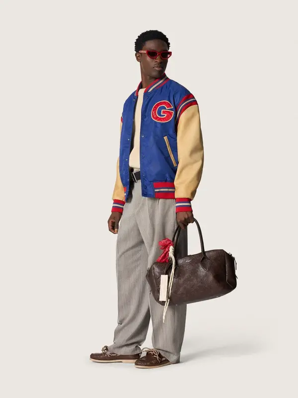 Men’s beige crew neck sweater with ‘Golden’ lettering on the back online