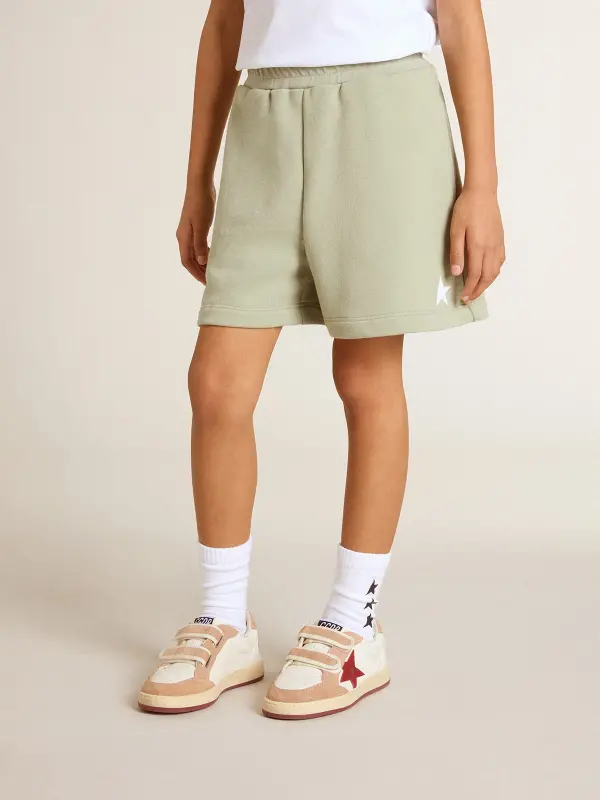 Light green shorts with white star online