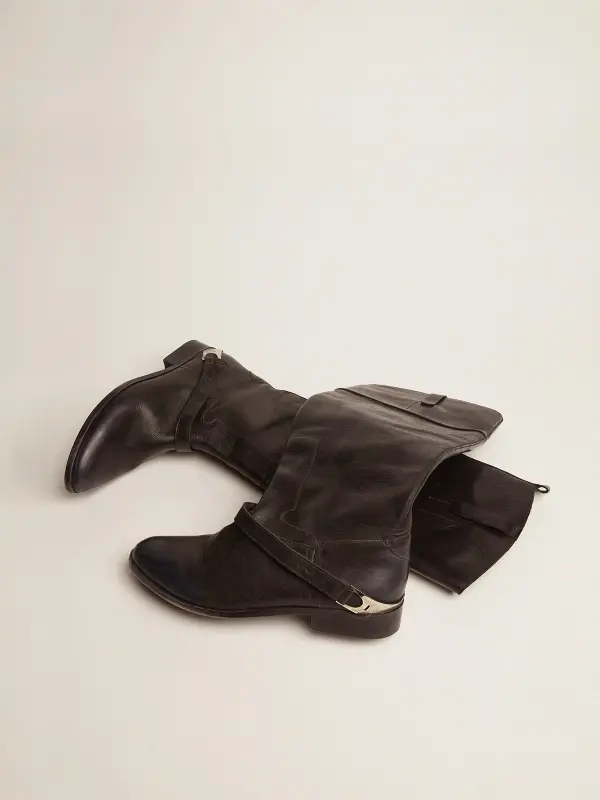 Women’s black leather boots with clamp on the heel online