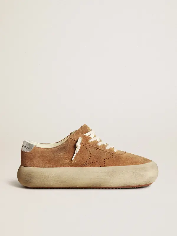 Women’s Space-Star in tobacco-colored suede with perforated star online
